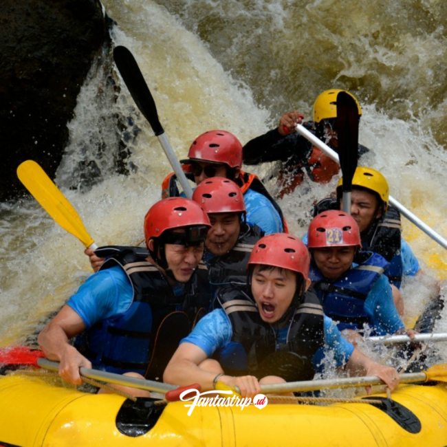 Paket Wisata Fun Rafting Ciwidey Arung Jeram Bandung Fantastrip Indonesia