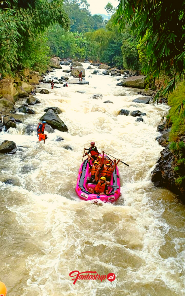 Paket Wisata Fun Rafting Ciwidey Arung Jeram Bandung Fantastrip Indonesia