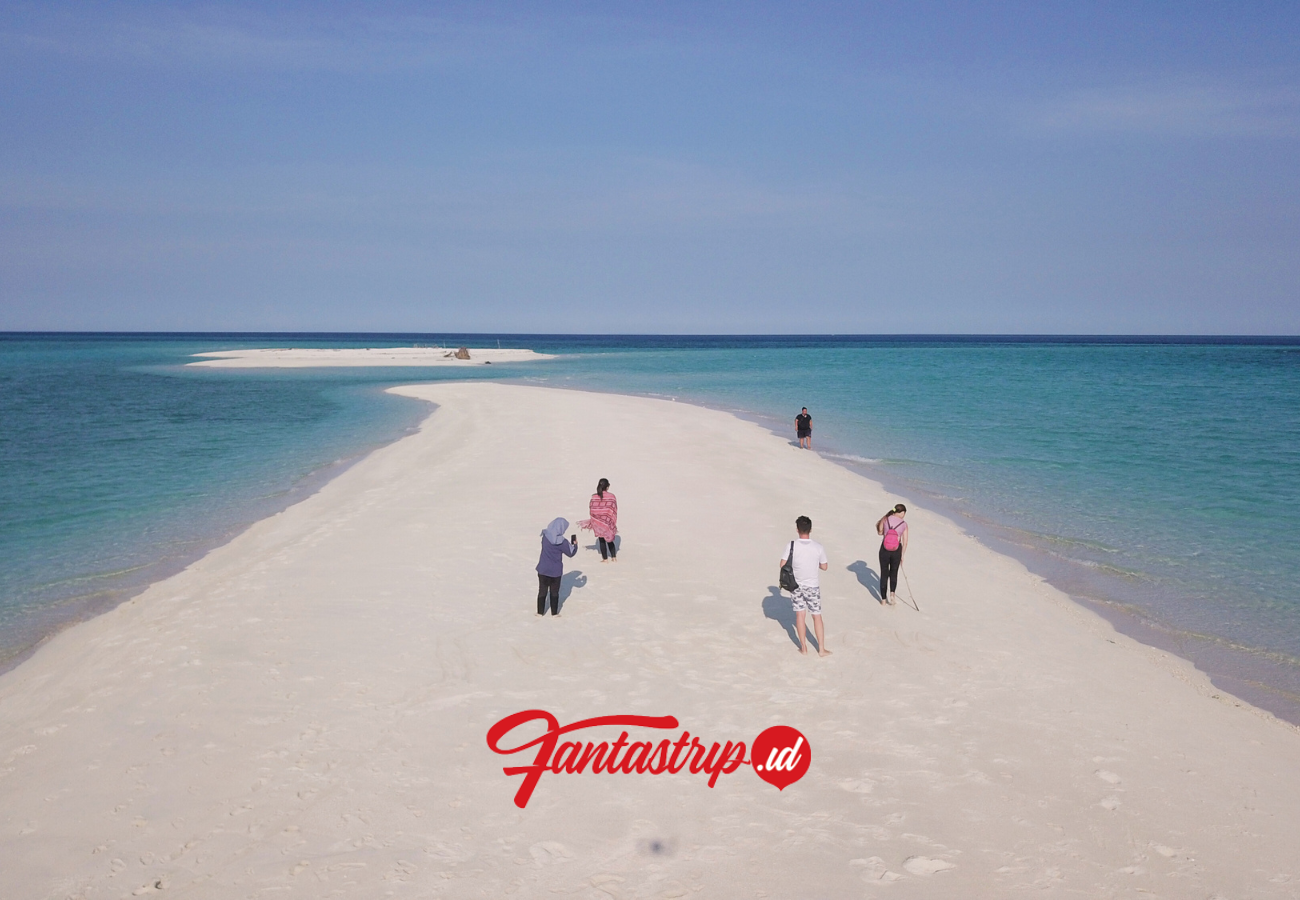 paket-wisata-private-trip-open-trip-pulau-derawan